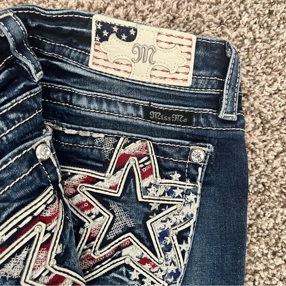Miss Me Americana Bootcut Jeans - Picture 11 of 12